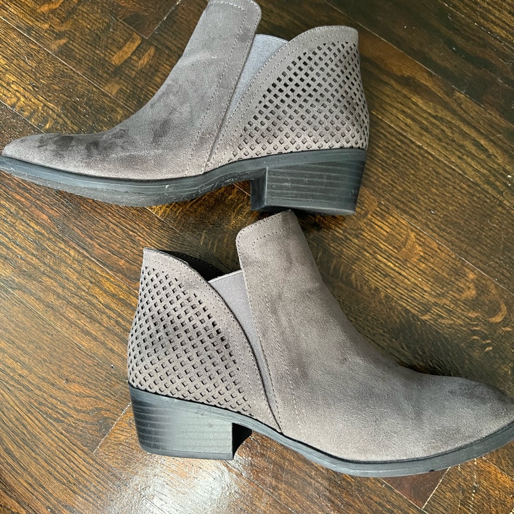 MIA Grey Suede booties